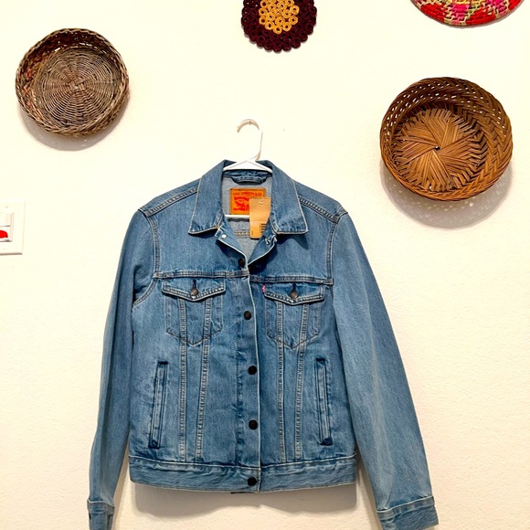 NWT Levi’s Classic Jean Jacket - Picture 1 of 5